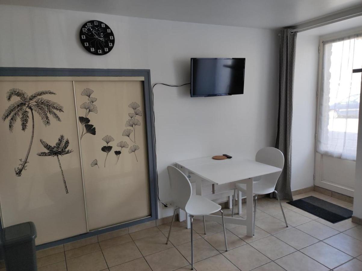 Studio 2 Personnes En Centre Ville Saint-Pierre-de-Plesguen Kültér fotó